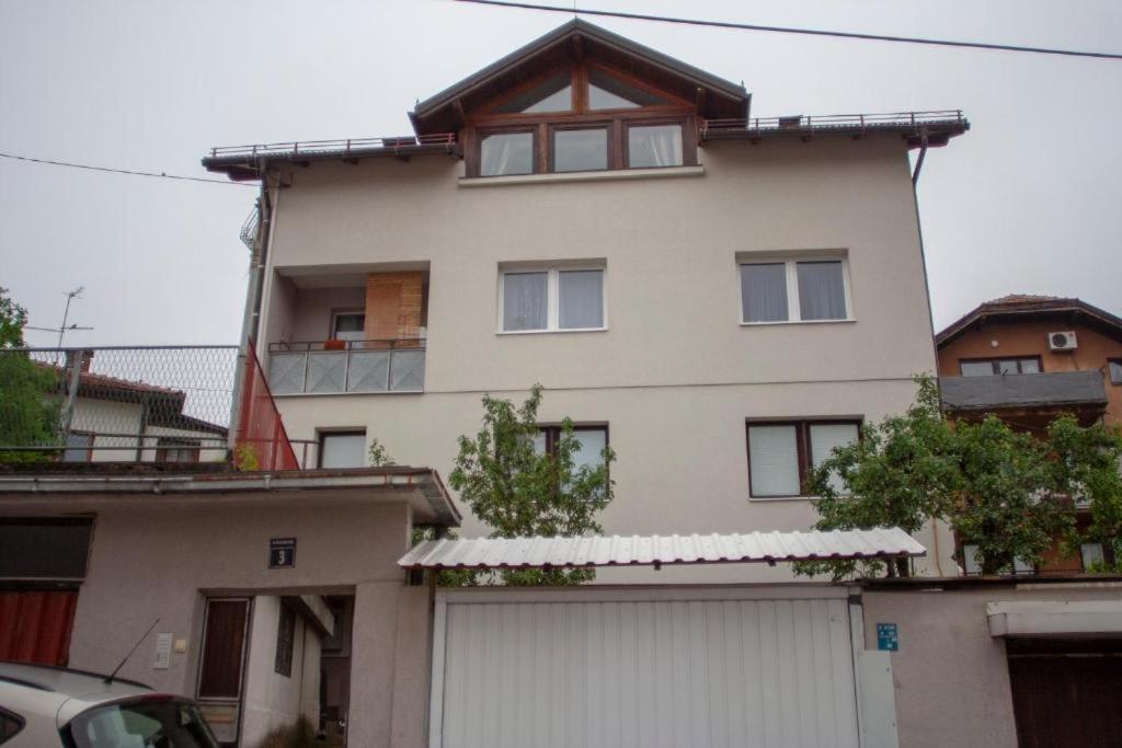 Guest House Fena SJJ Exterior foto